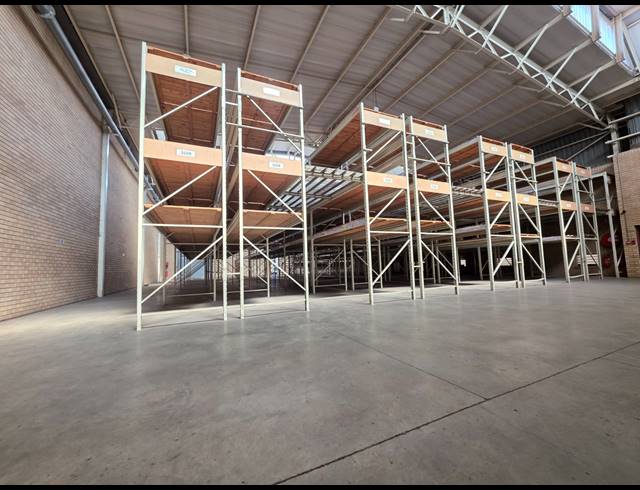 949M² WAREHOUSE TO LET IN CROWN